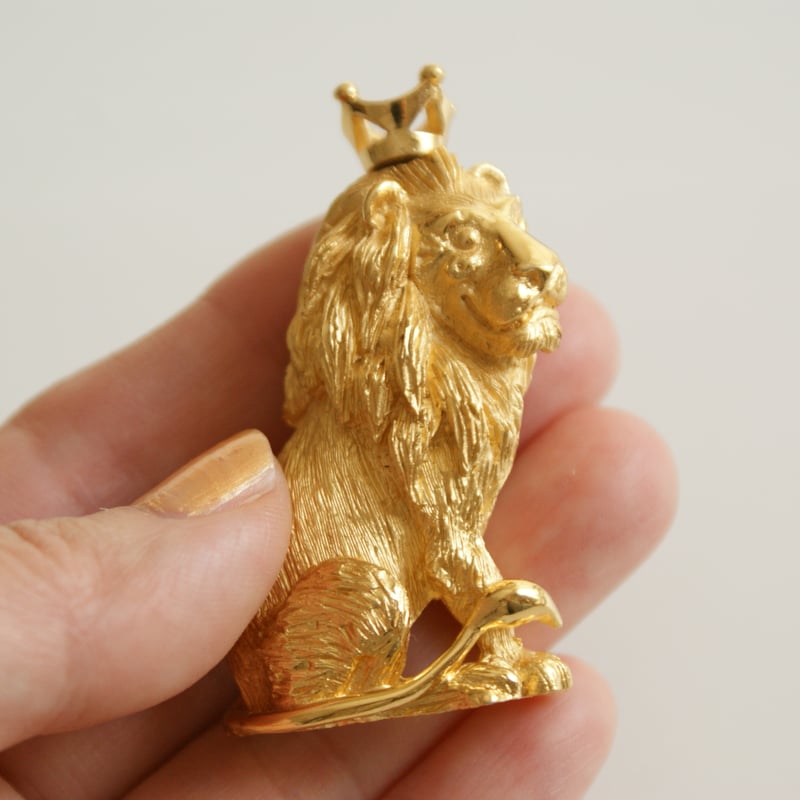 TRIFARIクラウントリファリ ライオン 王冠 ブローチ/ ヴィンテージ