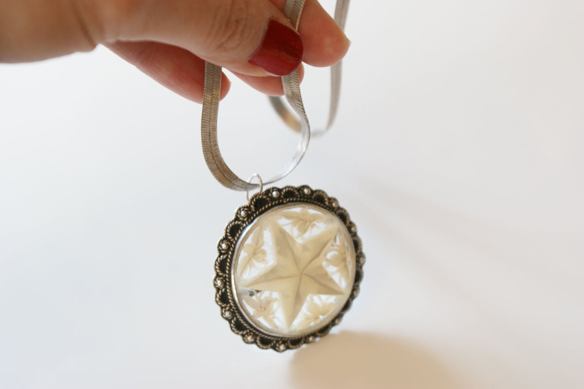 ヴィンテージベツレヘムパール 透かし彫りブローチ せかほし