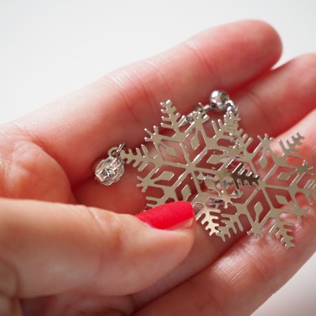 Special price【スペシャル プライス】AVONエイボン 雪の結晶 スノーフレーク シルバー ピアス  / ヴィンテージアクセサリー