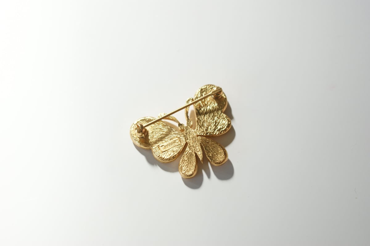 希少品 TRIFARI / トリファリ 王冠のブローチ 上品なパール 【公式通販】