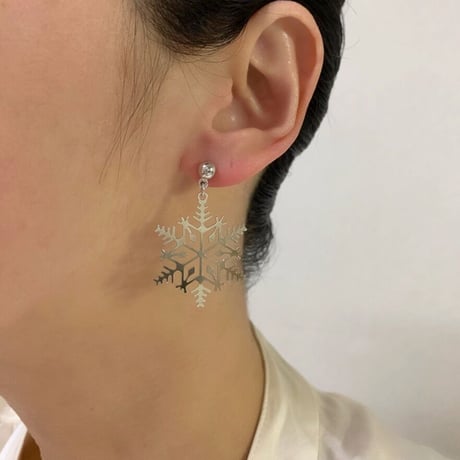 Special price【スペシャル プライス】AVONエイボン 雪の結晶 スノーフレーク シルバー ピアス  / ヴィンテージアクセサリー