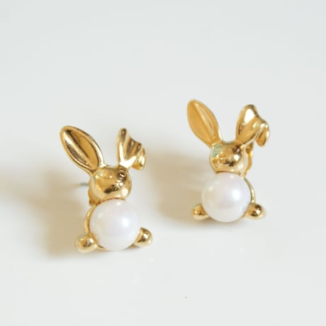 AVONエイボン ラビット パール ピアス/ ヴィンテージジュエリー・アクセサリー
