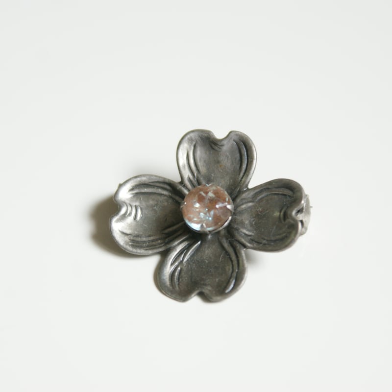 ヨーロッパ買付】サフィレット ガラス ハナミズキ ブローチ