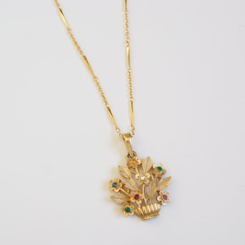 トリファリ　trifari 花かごモチーフ ゴールド ネックレス カラーストーン TRIFARIトリファリ フラワーバスケット ペンダントネックレス