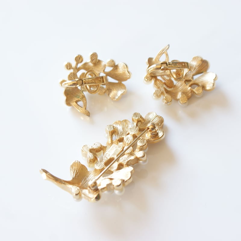 trifari イヤリング・ブローチセット パールゴールド