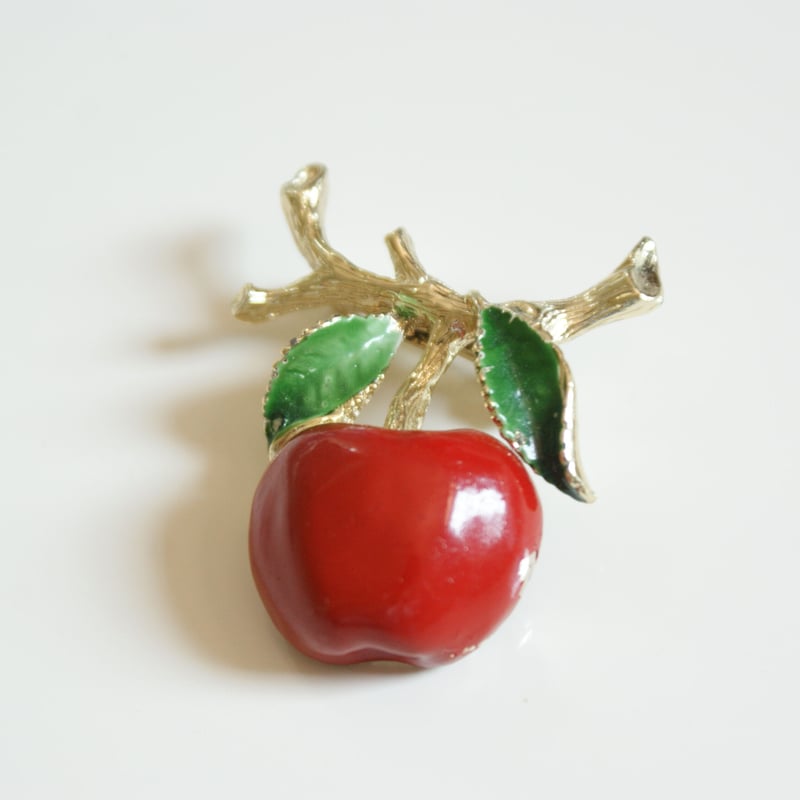 GERRY'S レッドエナメル りんご ブローチ / ヴィンテージアクセサリー