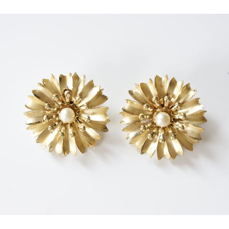 Special price【スペシャル プライス】ガーベラ フラワー パール イヤリング / ヴィンテージアクセサリー・コスチュームジュエリー