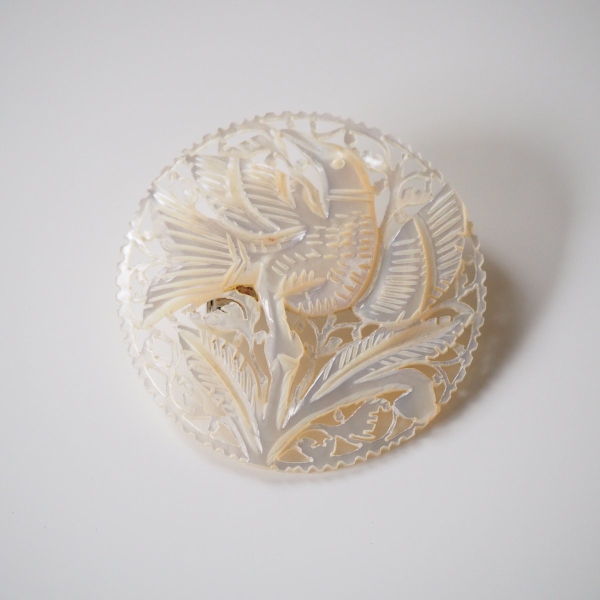 ビンテージ　ベツレヘムパール　鳥のブローチ　白蝶貝 ベツレヘムパール 白蝶貝 シェル 鳥バード ブローチ