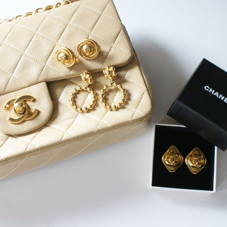 CHANELシャネルココマーク  サークル ゴールド イヤリング/ ヴィンテージ・コスチュームジュエリー
