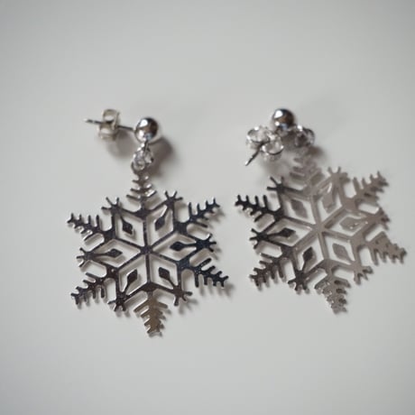 Special price【スペシャル プライス】AVONエイボン 雪の結晶 スノーフレーク シルバー ピアス  / ヴィンテージアクセサリー