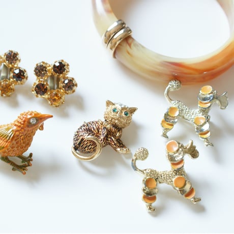 GERRY'S オレンジ エナメル プードル犬 ブローチ / ヴィンテージアクセサリー
