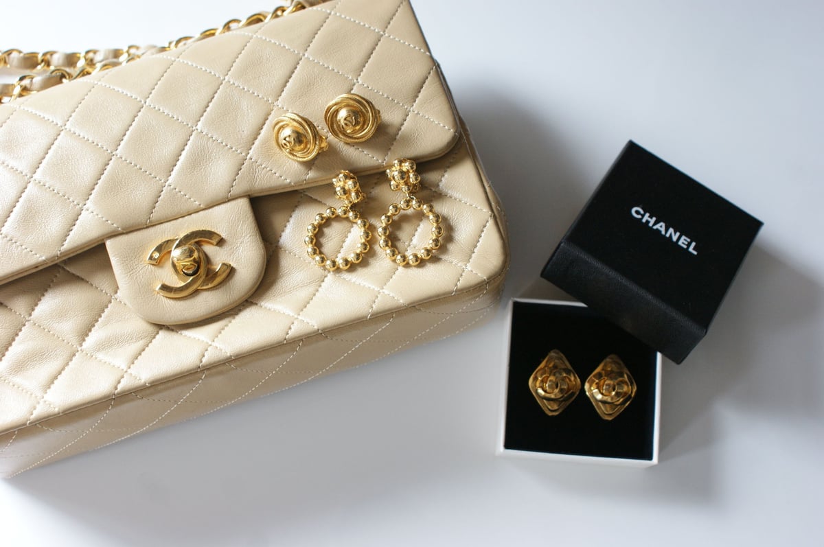 CHANELシャネルココマーク ダイヤ型 ゴールド イヤリング箱BOX CHANELシャネルココマーク ダイヤ型 ゴールド イヤリング箱BOX