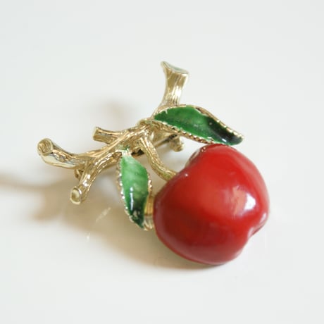 GERRY'S レッドエナメル りんご ブローチ / ヴィンテージアクセサリー