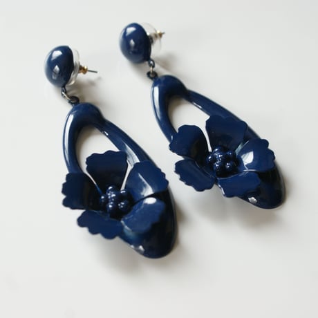 Special price【スペシャル プライス】ネイビーブルー エナメル フラワー ピアス / ヴィンテージジュエリー・アクセサリー