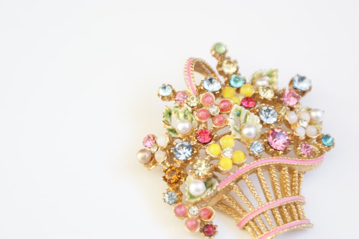 ART ピンクエナメル フラワーバスケット ブローチ/ ヴィンテージ