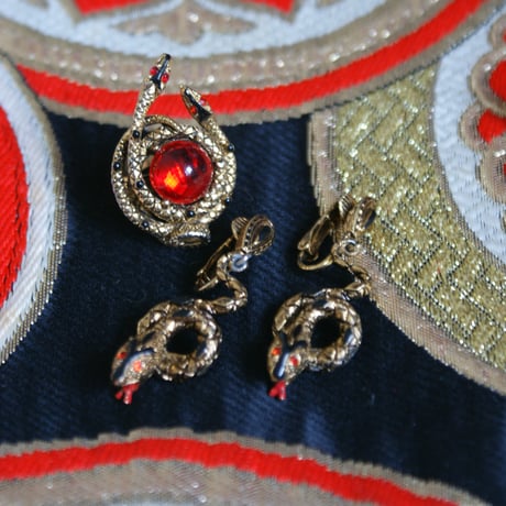 ART エナメル スネーク レッドアイズ イヤリング/ ヴィンテージ・コスチュームジュエリー