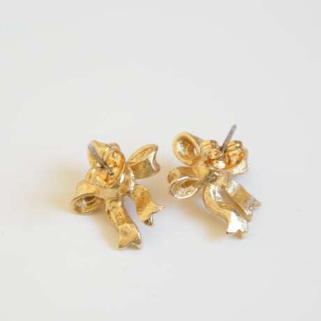 AVONエイボン パール リボン ピアス/ ヴィンテージジュエリー・アクセサリー