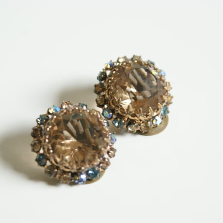 ヴィンテージアクセサリー・コスチュームジュエリー ショップ Attireine ヴィンテージアクセサリー・コスチュームジュエリー ショップ Attireine