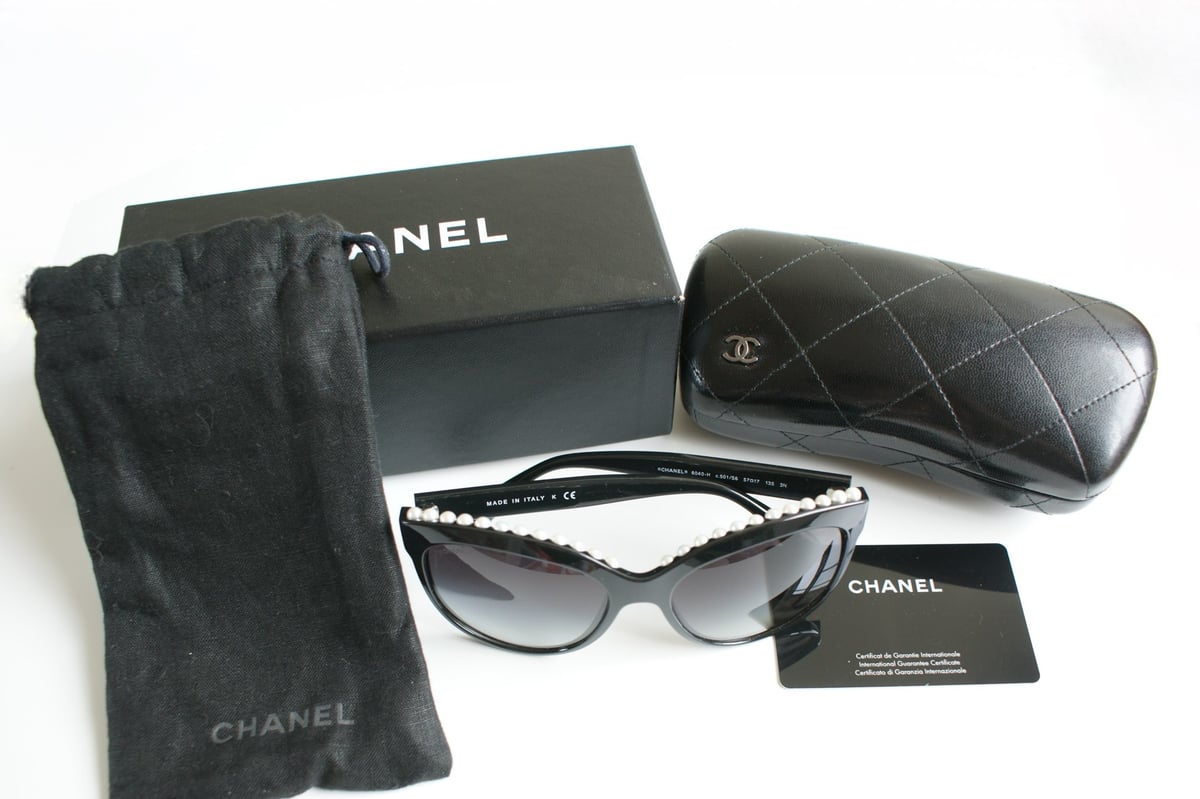 【パール】CHANEL　シャネル　サングラス　ブラック　黒　ケース　専用箱付 CHANELシャネル パール ブラック サングラス Box付き / ヴィンテージ