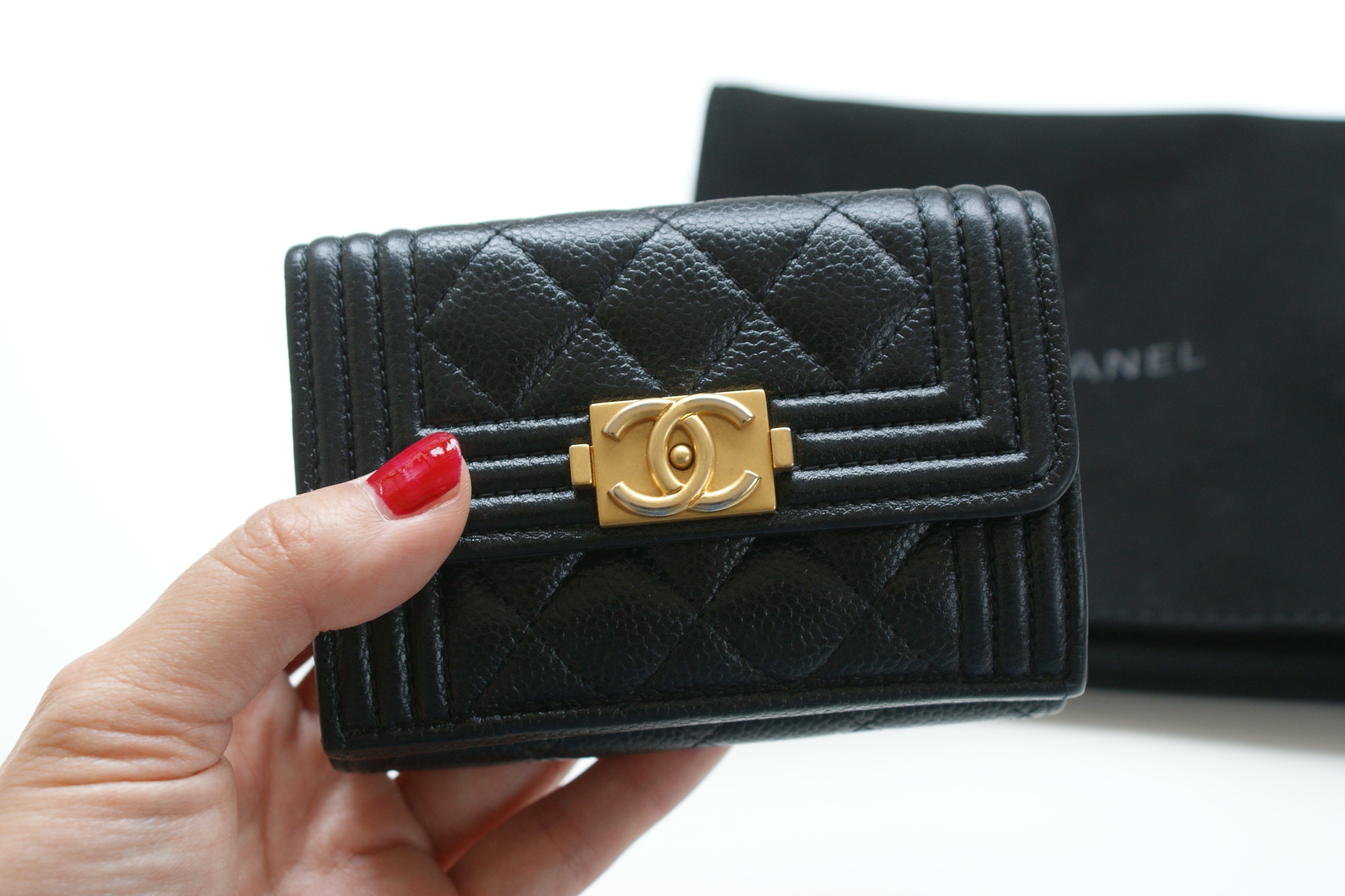 CHANEL シャネル キャビアスキン ココマーク ボーイシャネル 3つ折り