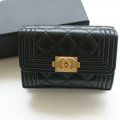 CHANEL シャネル キャビアスキン ココマーク ボーイシャネル ３つ折りウォレット財布
