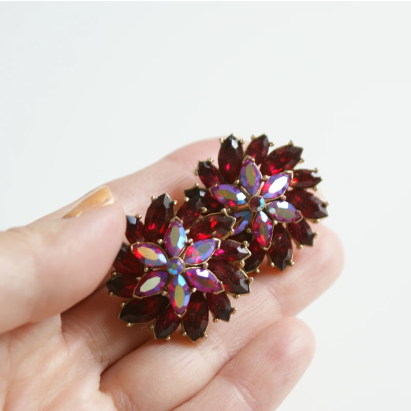 TRIFARIトリファリ レッド オーロララインストーン イヤリング