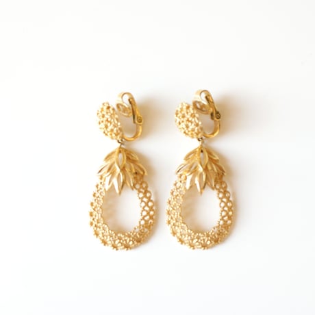 TRIFARIクラウントリファリ バンブー 透かし フープ イヤリング / ヴィンテージアクセサリー・コスチュームジュエリー