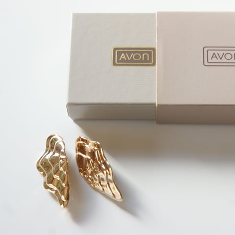 AVONエイボン ウィング フリル ゴールド イヤリング 箱BOX付き / ヴィンテージ・コスチュームジュエリー