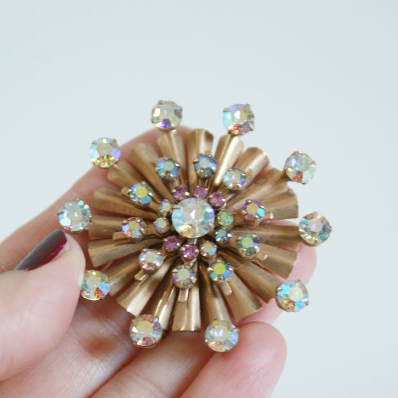 コスチュームジュエリー◇雪の結晶のブローチ サフィレットガラス