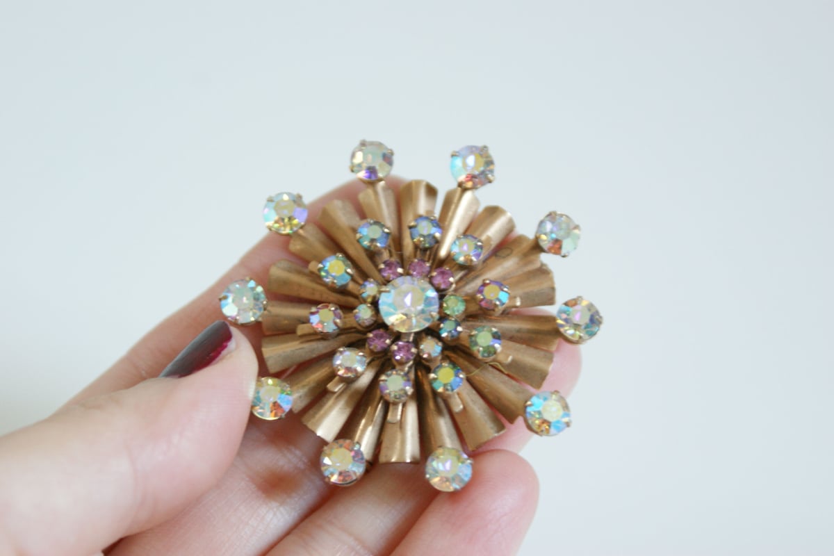 極美品☆FOXEY ラインストーンブローチ スイング ティアドロップ 27752