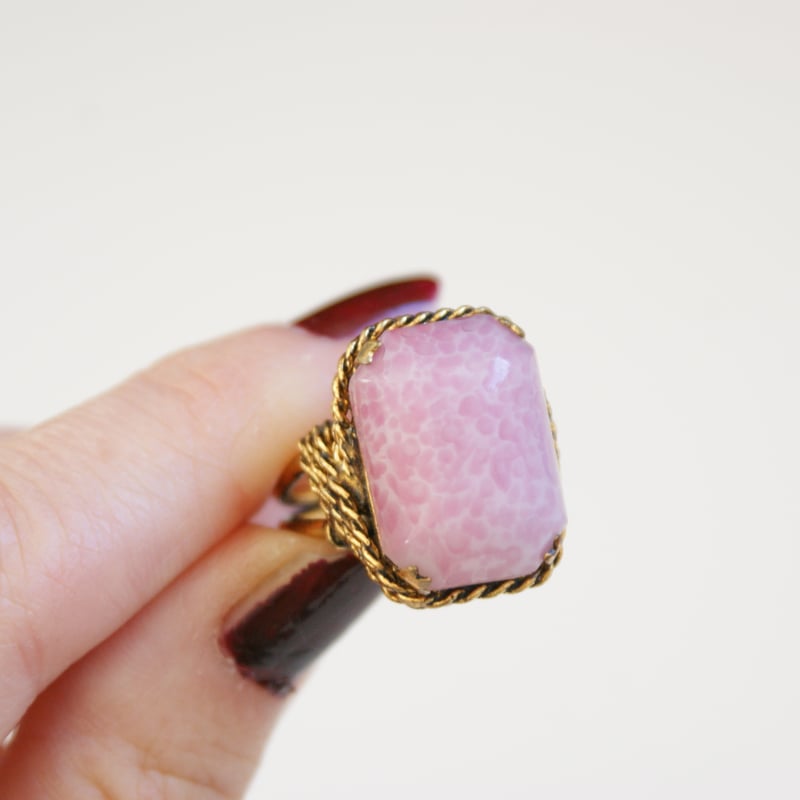 AUSTRIAオーストリア 製 ピンク ガラス リング指輪/ ヴィンテージ  