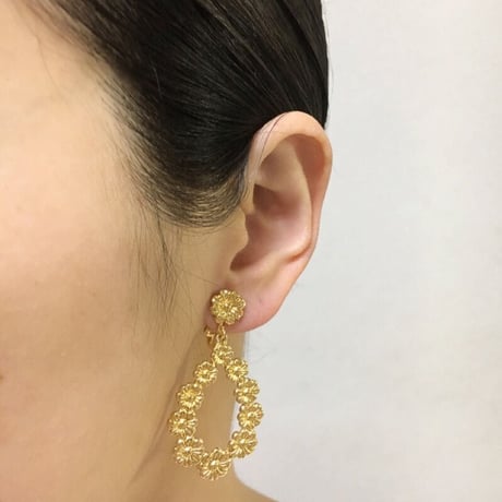 Special price【スペシャル プライス】AVONエイボン  フラワー フープ イヤリング / ヴィンテージジュエリー・アクセサリー