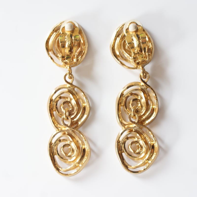 Yves Saint Laurentイヴサンローラン ゴールド サークル イヤリング  