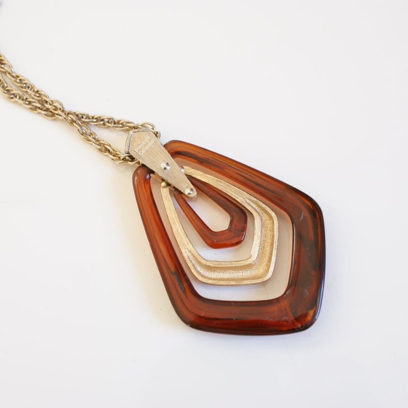 AVONエイボン べっ甲 ルーサイト ペンダント ネックレス  