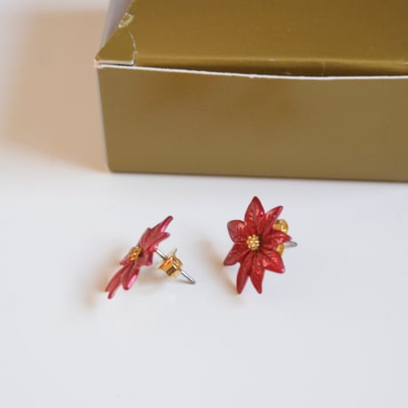 AVONエイボン ポインセチア ピアス / ヴィンテージジュエリー・アクセサリー