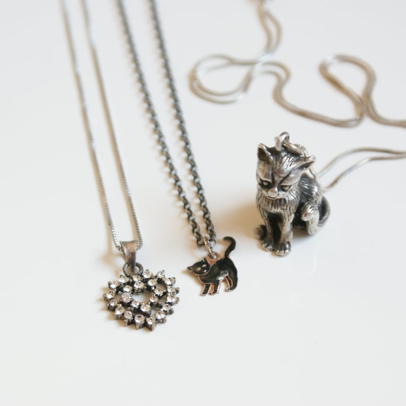 ヨーロッパ買付】 オーストリアシルバー キャット 猫 チャーム ヨーロッパ買付】 オーストリアシルバー キャット 猫 チャーム