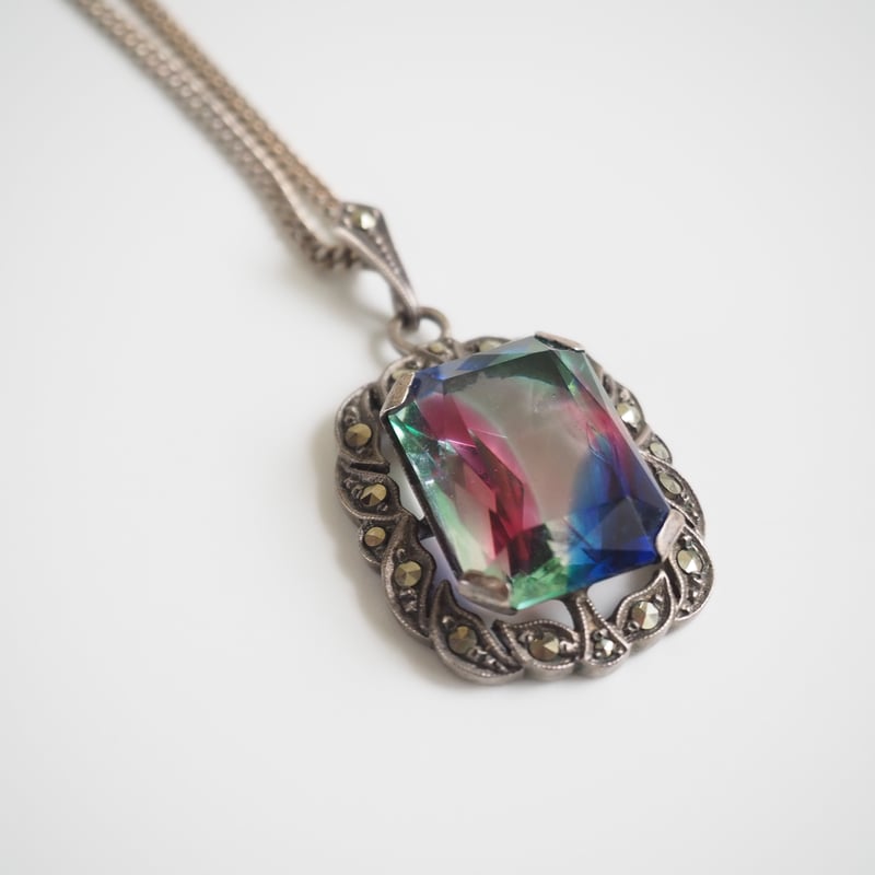 アンティーク 虹色 大粒アイリスガラスの銀製チャーム/ペントップ アンティーク 虹色 大粒アイリスガラスの銀製チャーム/ペントップ