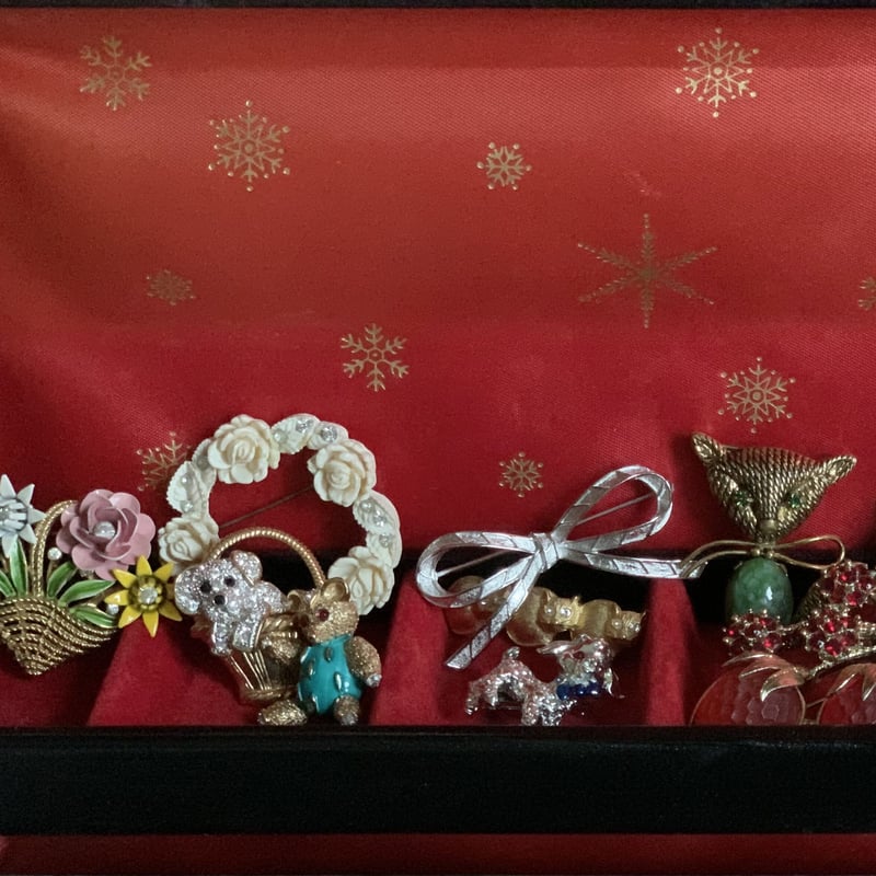 トリファリお花の ブローチ 楽天市場】Trifari トリファリ ブローチ ハナミズキのお花