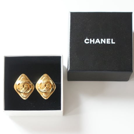 CHANELシャネルココマーク  ダイヤ型 ゴールド イヤリング箱BOX付き/ ヴィンテージ・コスチュームジュエリー