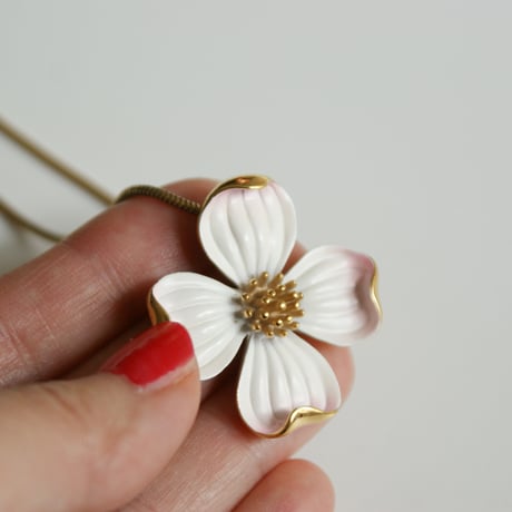 ★光と風★3383☆クラウントリファリ/ハナミズキブローチ他2点 ☆光と風☆3383☆クラウントリファリ/ハナミズキブローチ他2点 ☆光