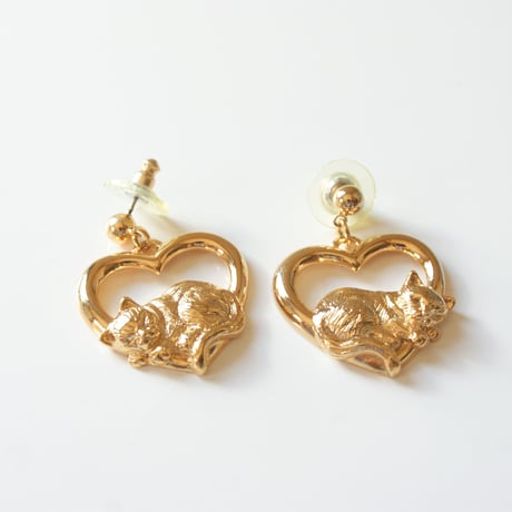 Christmas Special price【スペシャル プライス】AVONエイボン 猫 キャット ハート ピアス 箱BOX付き / ヴィンテージ・アクセサリー