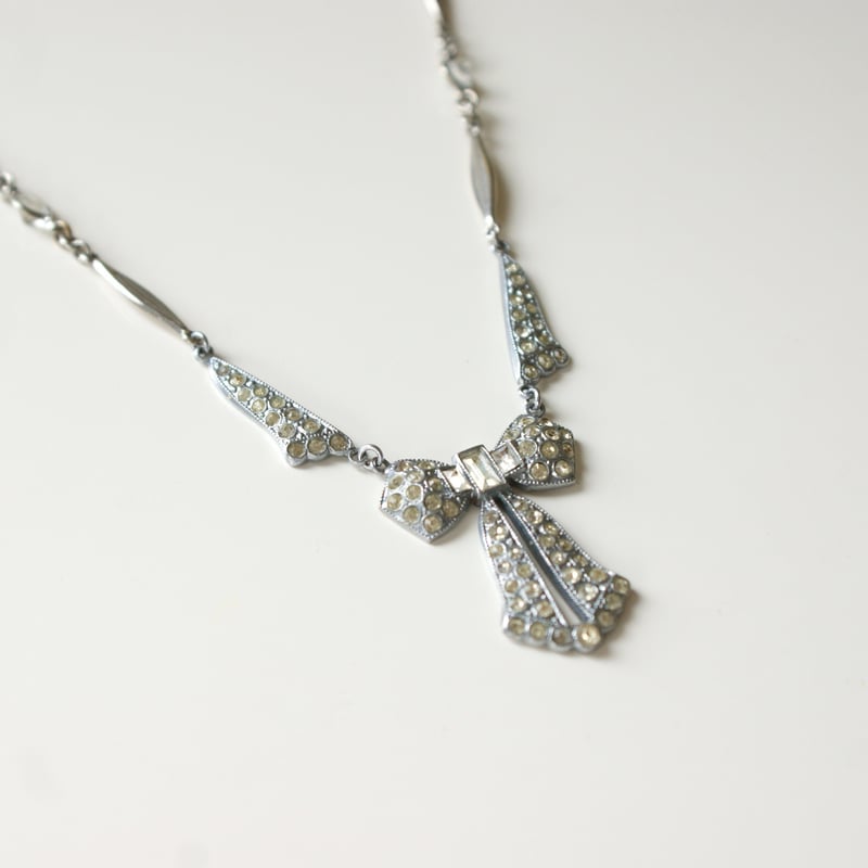 リボン アール・デコ ペースト ラインストーン ネックレス