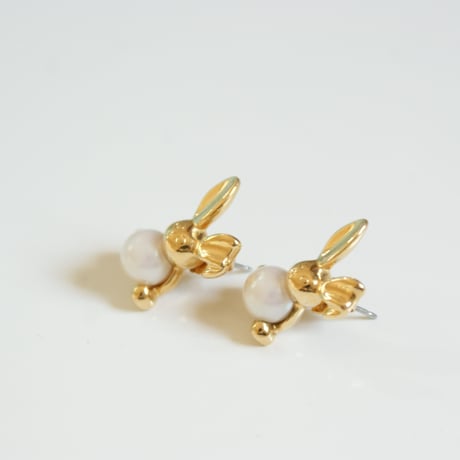 AVONエイボン ラビット パール ピアス/ ヴィンテージジュエリー・アクセサリー