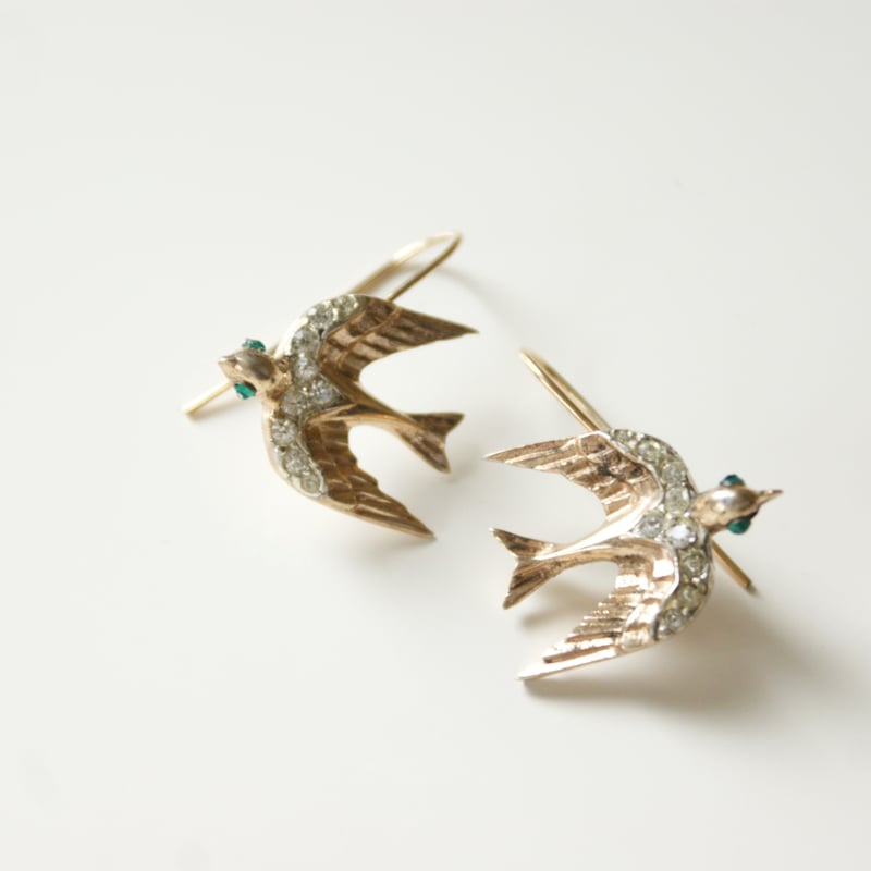 ツバメ バード 鳥 グリーンアイズ ラインストーン ピアス
