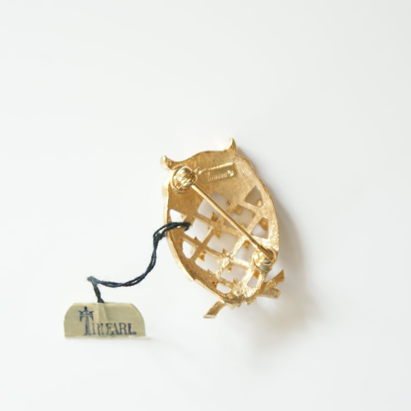 TRIFARIクラウントリファリ フクロウ ホワイト エナメル ブローチ