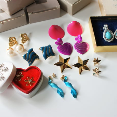 Special price【スペシャル プライス】 ネオンブルー ツイスト コンフェッティ ピアス / ヴィンテージアクセサリー