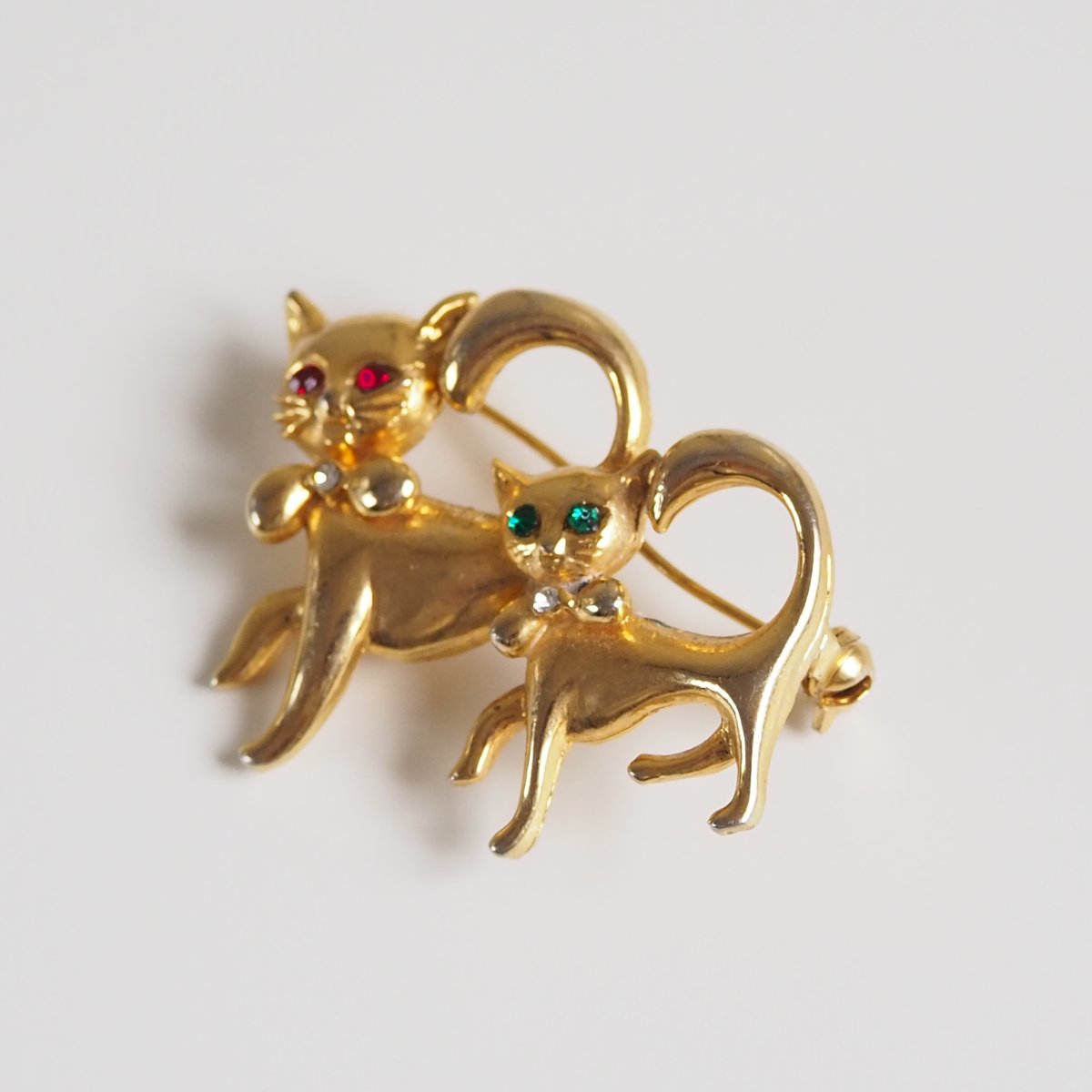 フランス買付】フレンチキャット 猫 リボン ブローチ /ヴィンテージ