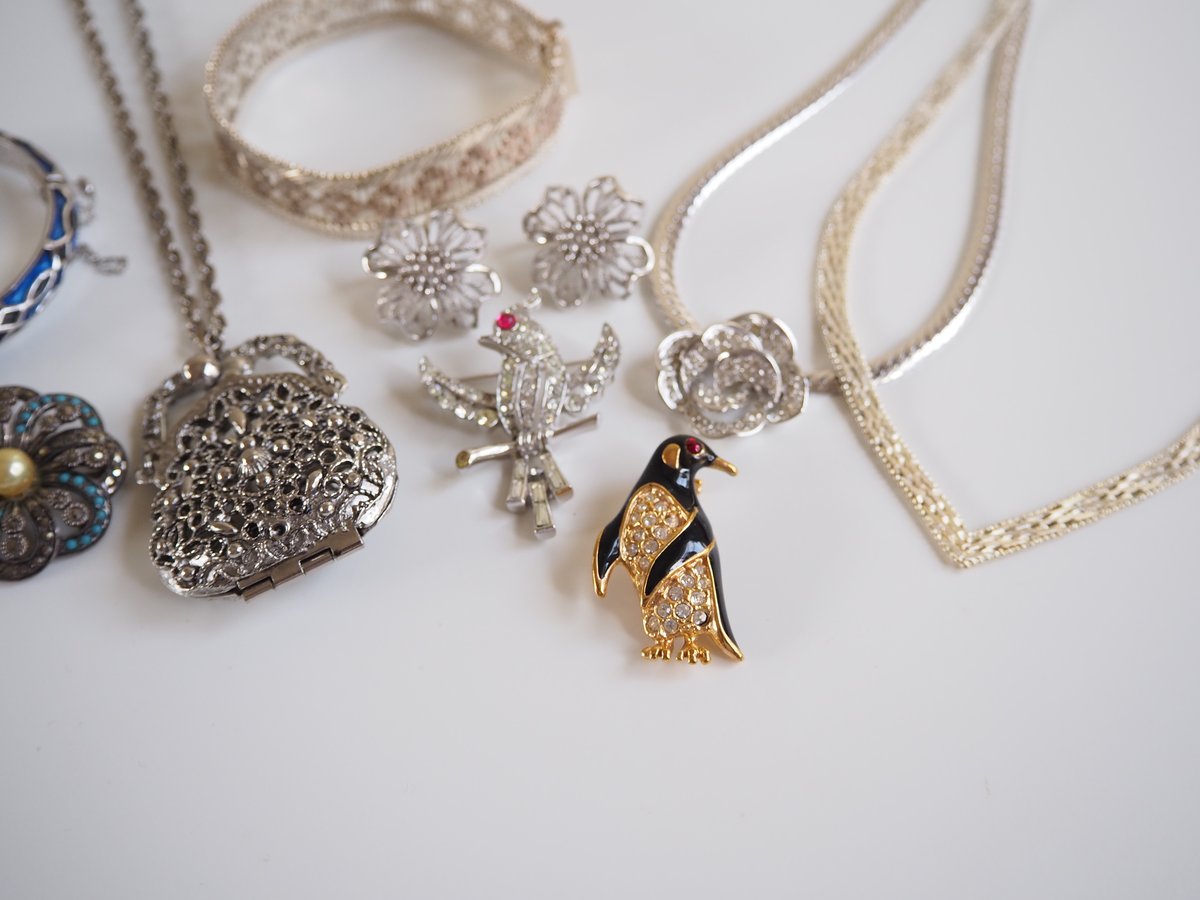 【希少】イギリス製 Fish社 クラシックプー 22金エナメルブローチ 箱付 Special price【スペシャルプライス】ROMAN ペンギン エナメル