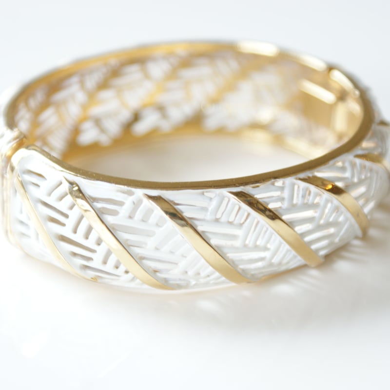 ホワイトエナメル バングル