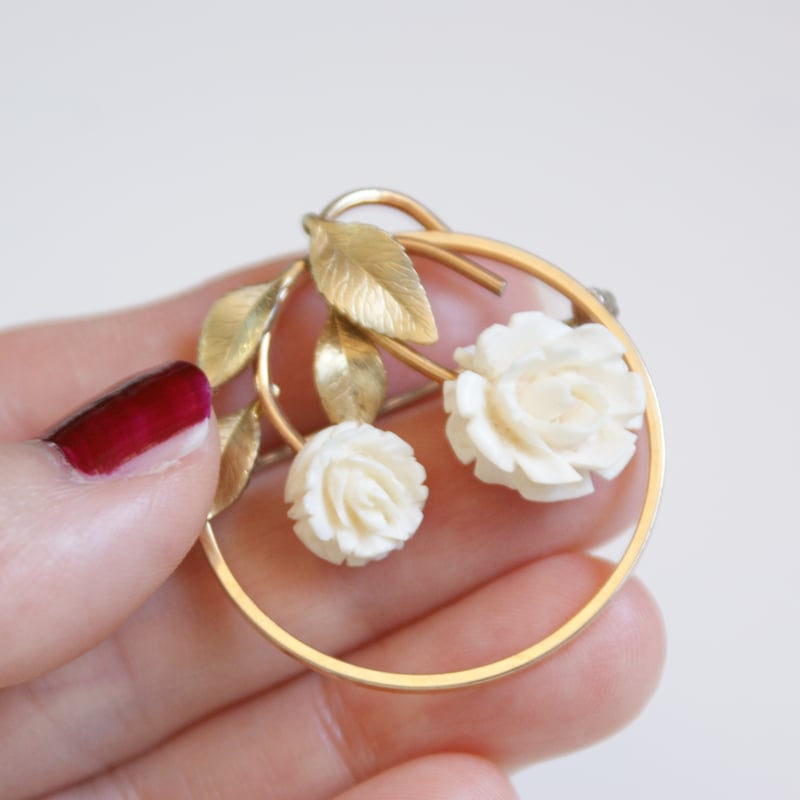 KREMENTZクレメンツ セルロイド ローズ 薔薇 サークル ブローチ